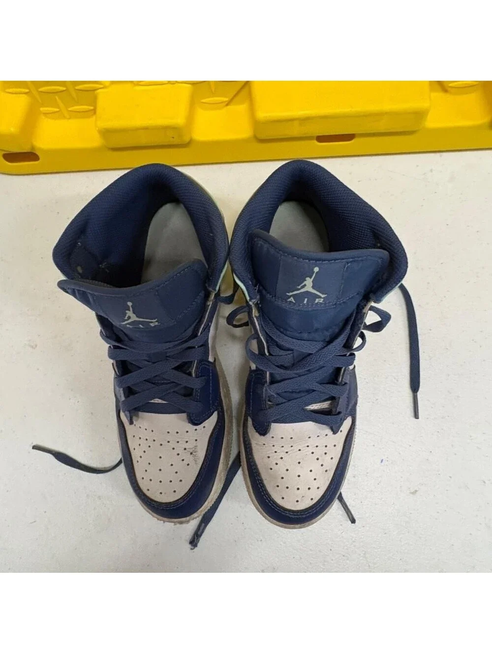 Nike Air Jordan 1 Mid GS Mystic Navy Mint Foam 554725-413 Size 6.5Y Sneakers